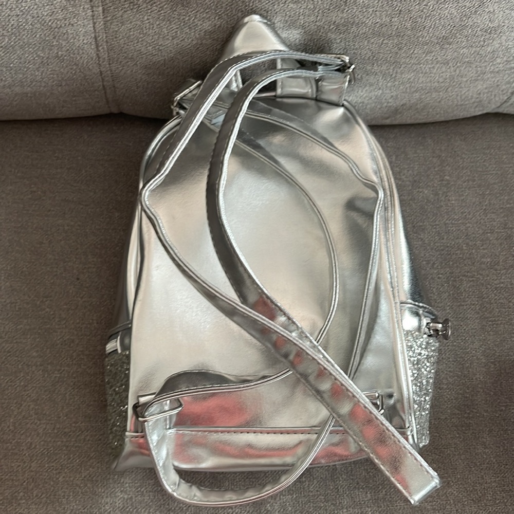 Justice Mini Backpack & Keychain - Picture 5 of 6